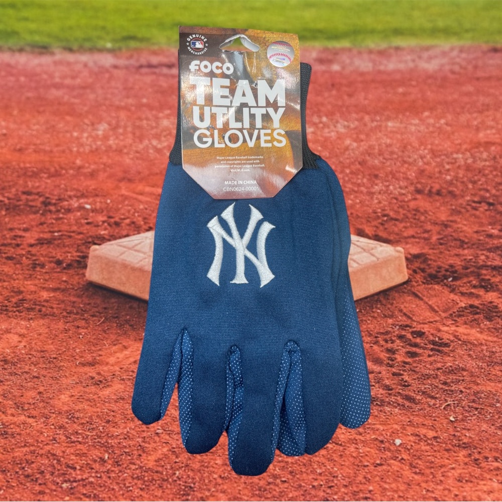 NY Yankees MLB Officially Licensed Sport Team Utility Gloves One Size (NEW)